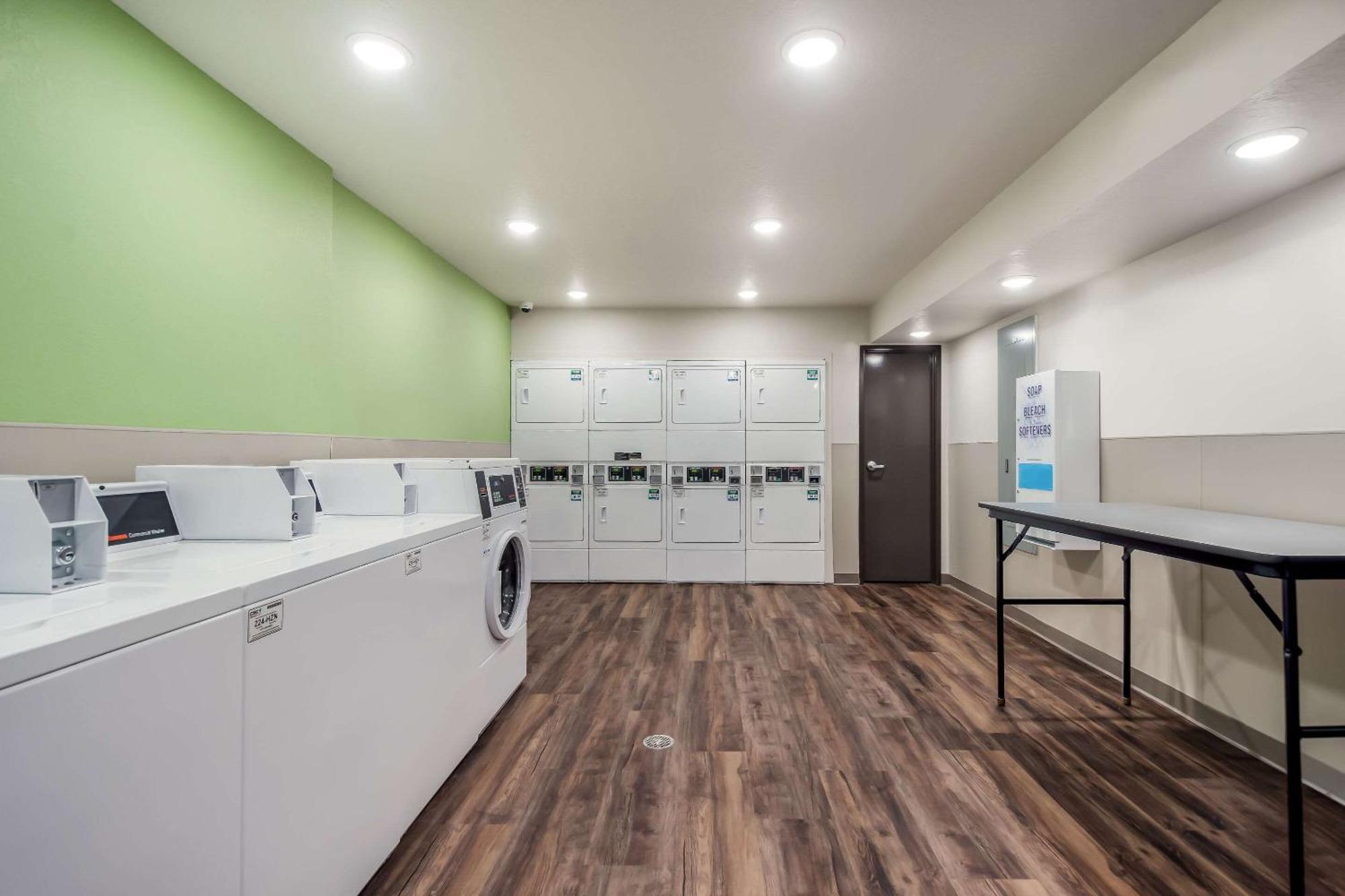 Woodspring Suites Tampa Airport North Veterans Expressway West Chase Экстерьер фото